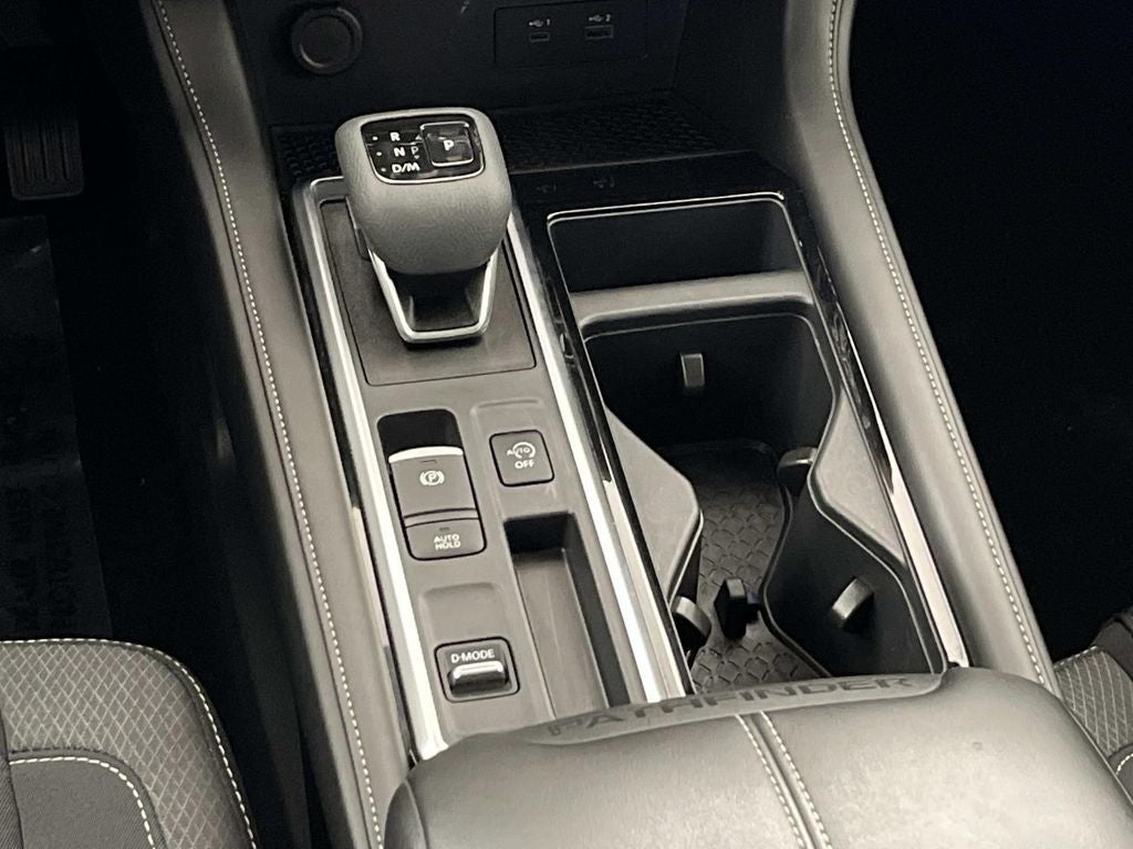 2024 Nissan Pathfinder SV