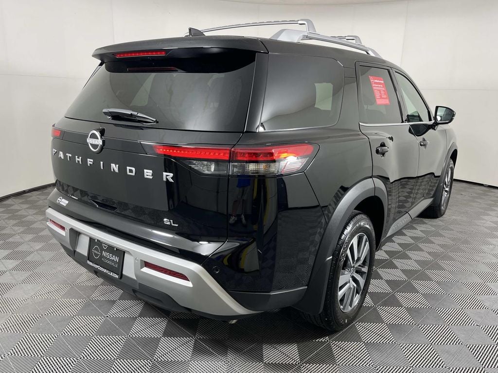 2025 Nissan Pathfinder SL