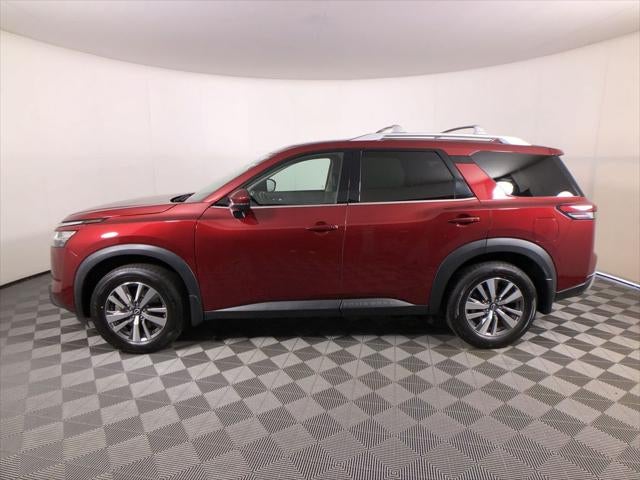 2022 Nissan Pathfinder SL