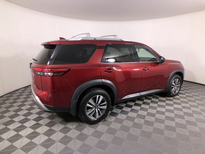 2022 Nissan Pathfinder SL