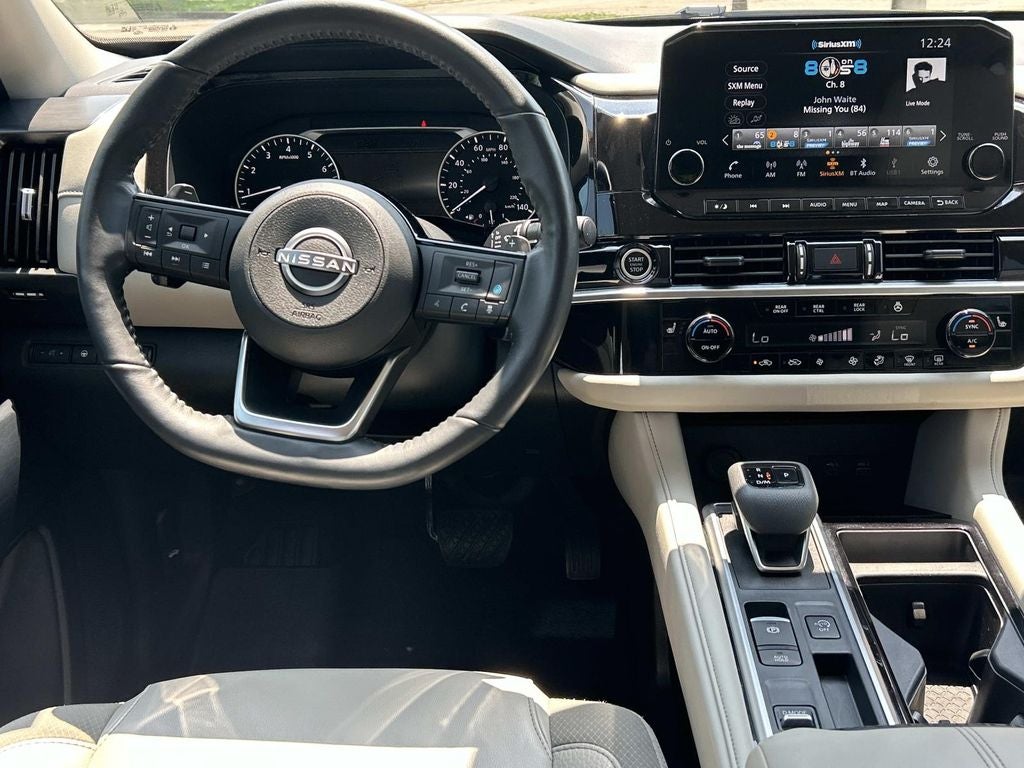 2024 Nissan Pathfinder SL