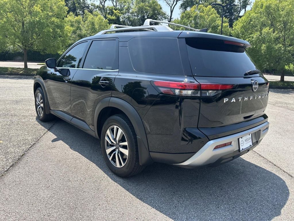 2024 Nissan Pathfinder SL