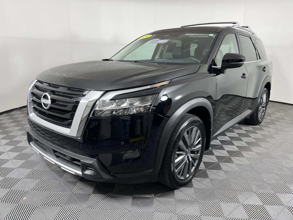 2024 Nissan Pathfinder SL
