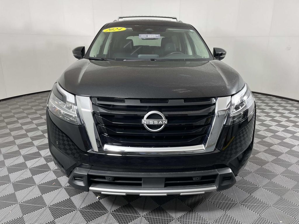 2024 Nissan Pathfinder SL