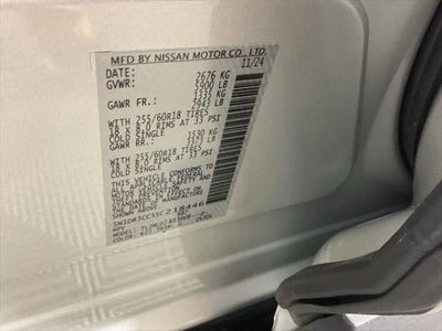 2025 Nissan Pathfinder SL