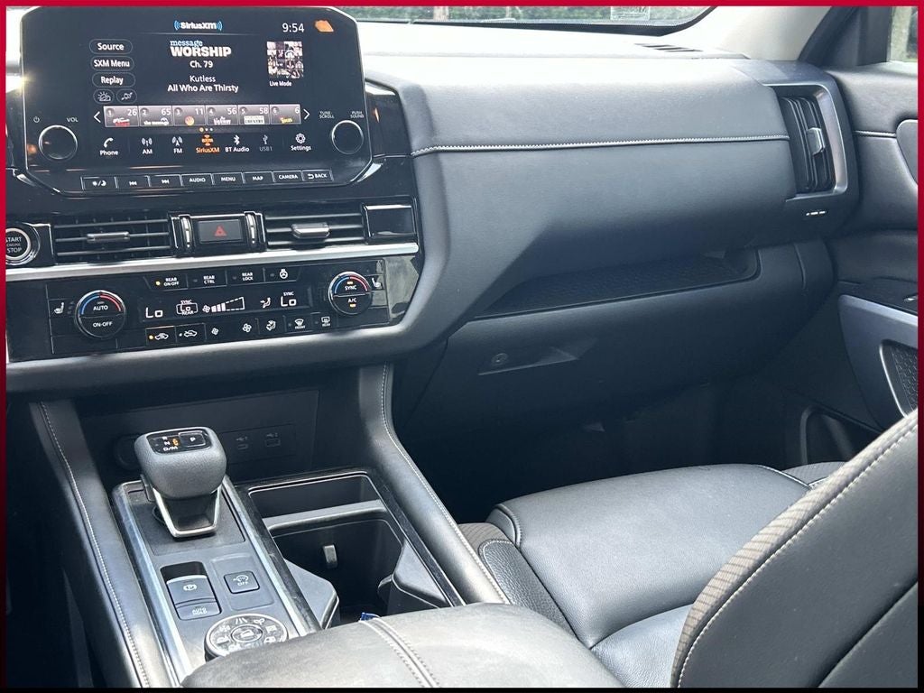 2023 Nissan Pathfinder SL