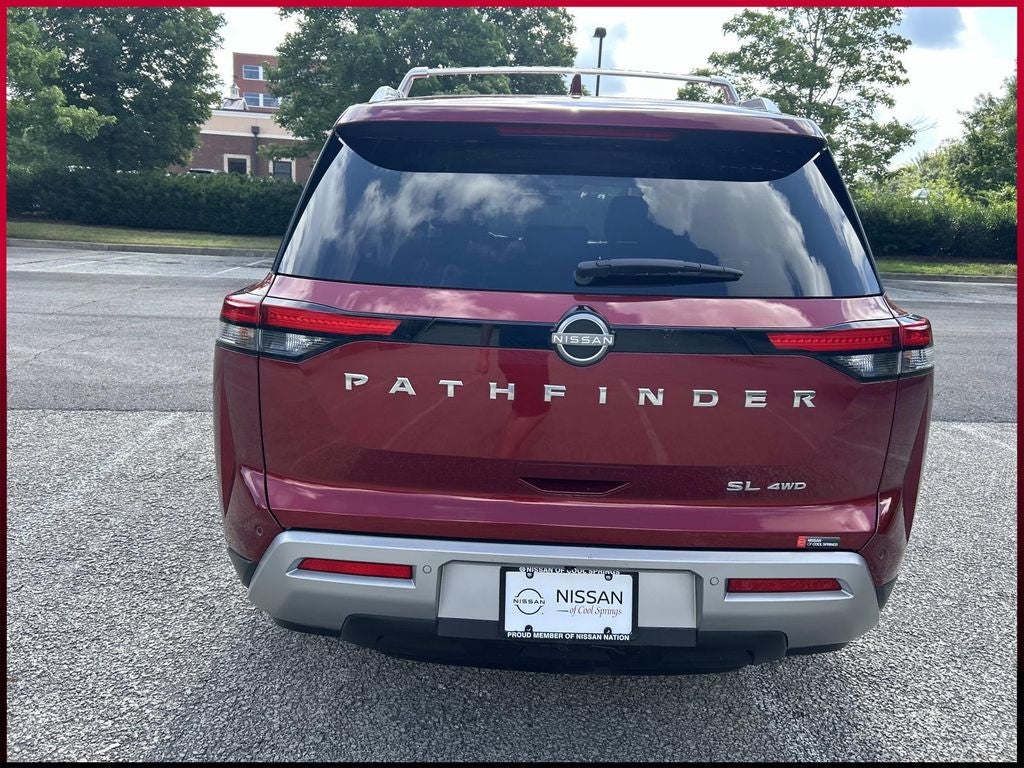 2023 Nissan Pathfinder SL