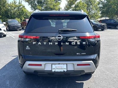 2025 Nissan Pathfinder SL