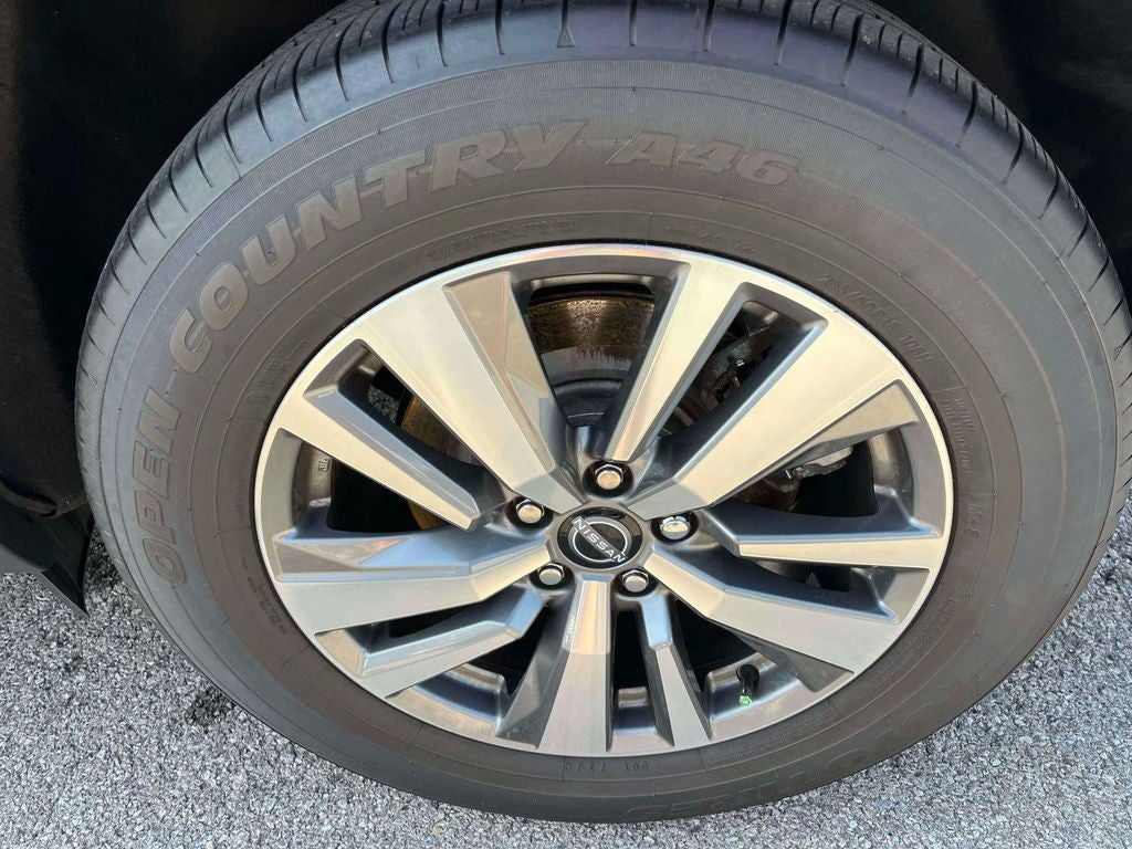 2023 Nissan Pathfinder SL