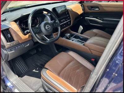 2023 Nissan Pathfinder Platinum