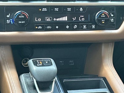 2023 Nissan Pathfinder Platinum