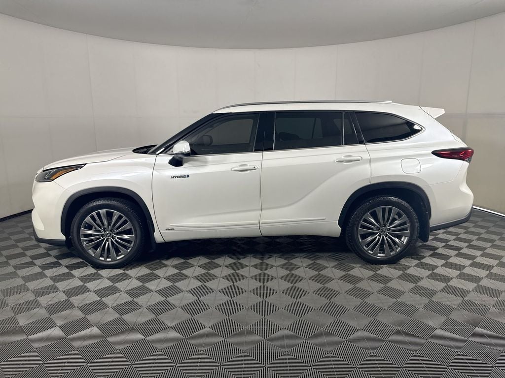 2021 Toyota Highlander Hybrid Platinum