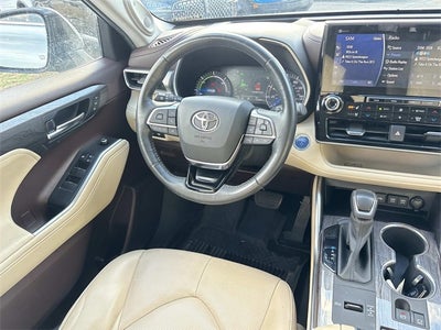 2020 Toyota Highlander Hybrid Platinum