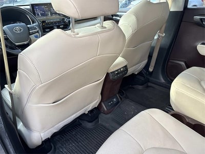 2020 Toyota Highlander Hybrid Platinum