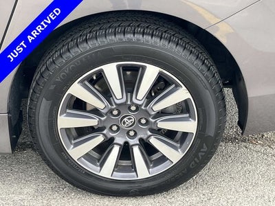 2020 Toyota Sienna LE 7 Passenger