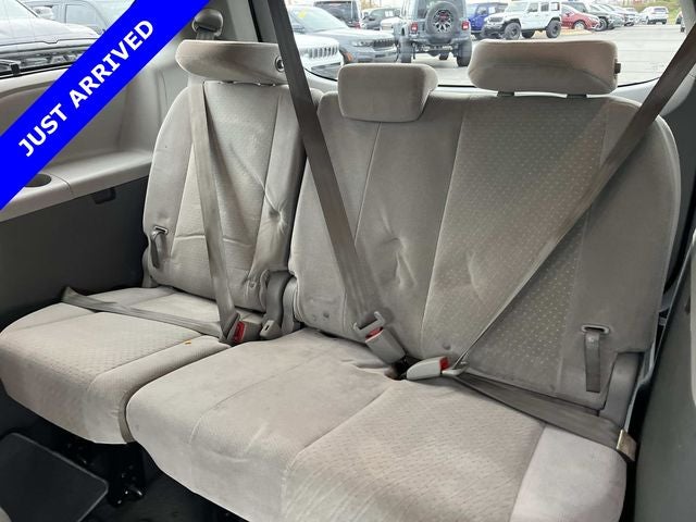 2020 Toyota Sienna LE 7 Passenger