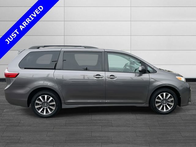 2020 Toyota Sienna LE 7 Passenger