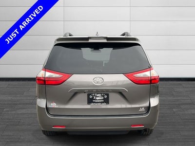 2020 Toyota Sienna LE 7 Passenger