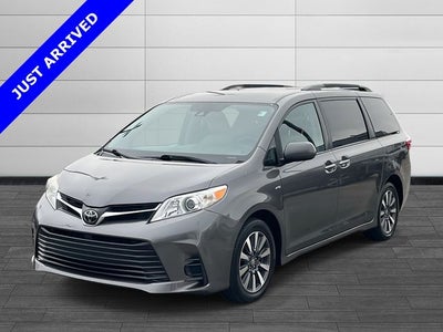 2020 Toyota Sienna LE 7 Passenger