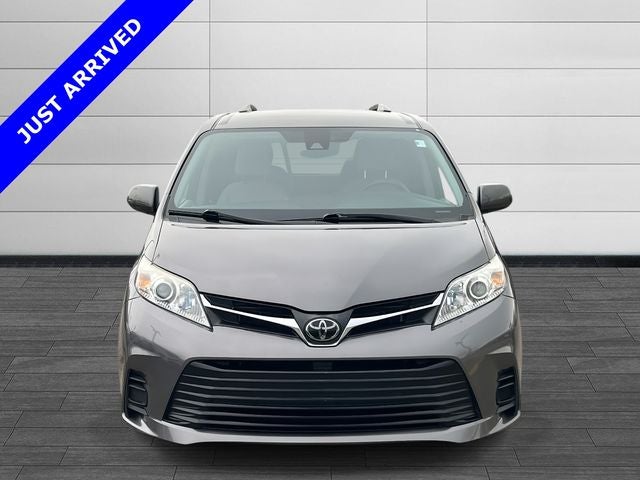 2020 Toyota Sienna LE 7 Passenger