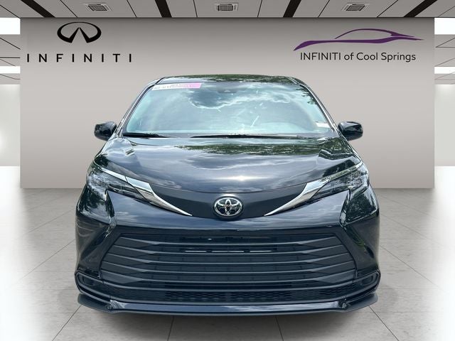 2026 Toyota Sienna LE 8 Passenger
