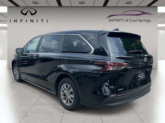 2026 Toyota Sienna LE 8 Passenger