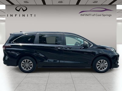 2026 Toyota Sienna LE 8 Passenger