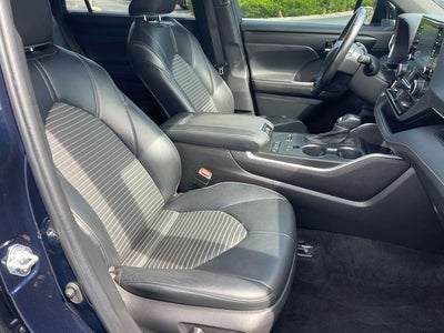 2022 Toyota Highlander XSE