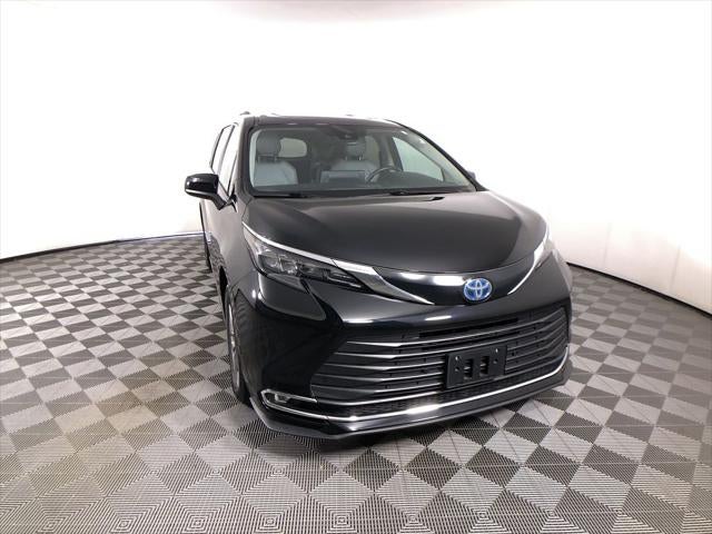 2024 Toyota Sienna XLE 8 Passenger