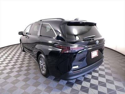 2024 Toyota Sienna XLE 8 Passenger
