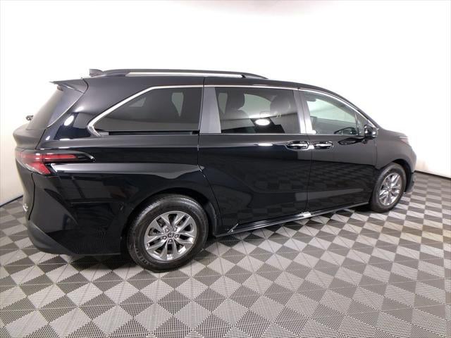 2024 Toyota Sienna XLE 8 Passenger
