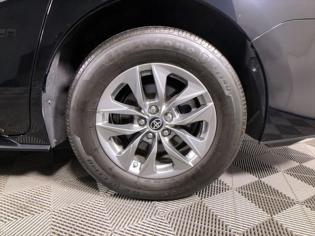 2024 Toyota Sienna XLE 8 Passenger