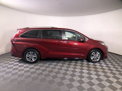 2021 Toyota Sienna Limited 7 Passenger