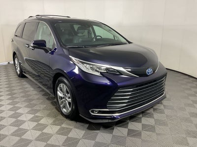 2023 Toyota Sienna Limited 7 Passenger
