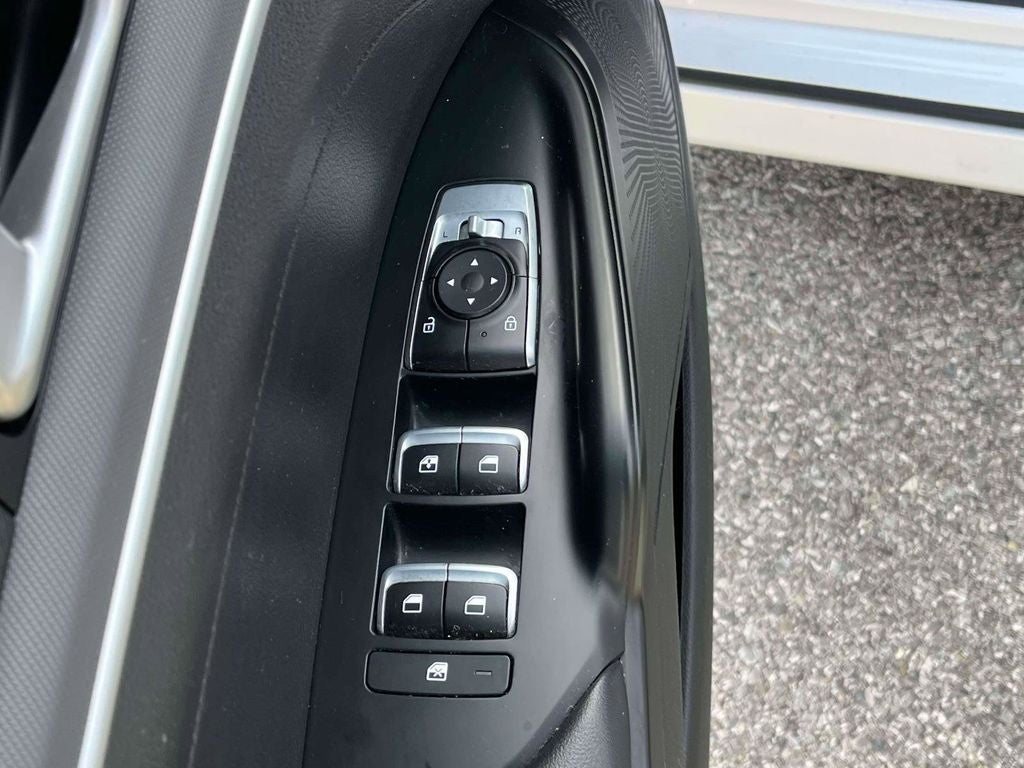 2022 Kia K5 LX