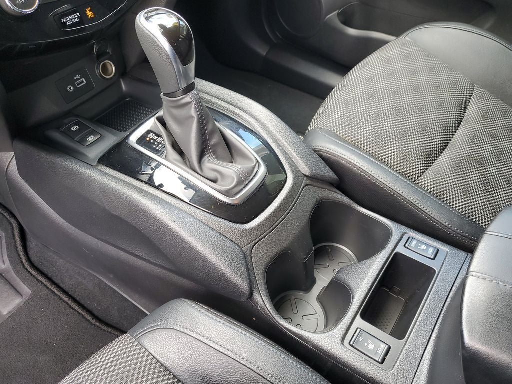 2022 Nissan Rogue Sport SV