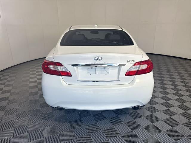 2011 INFINITI M37 X