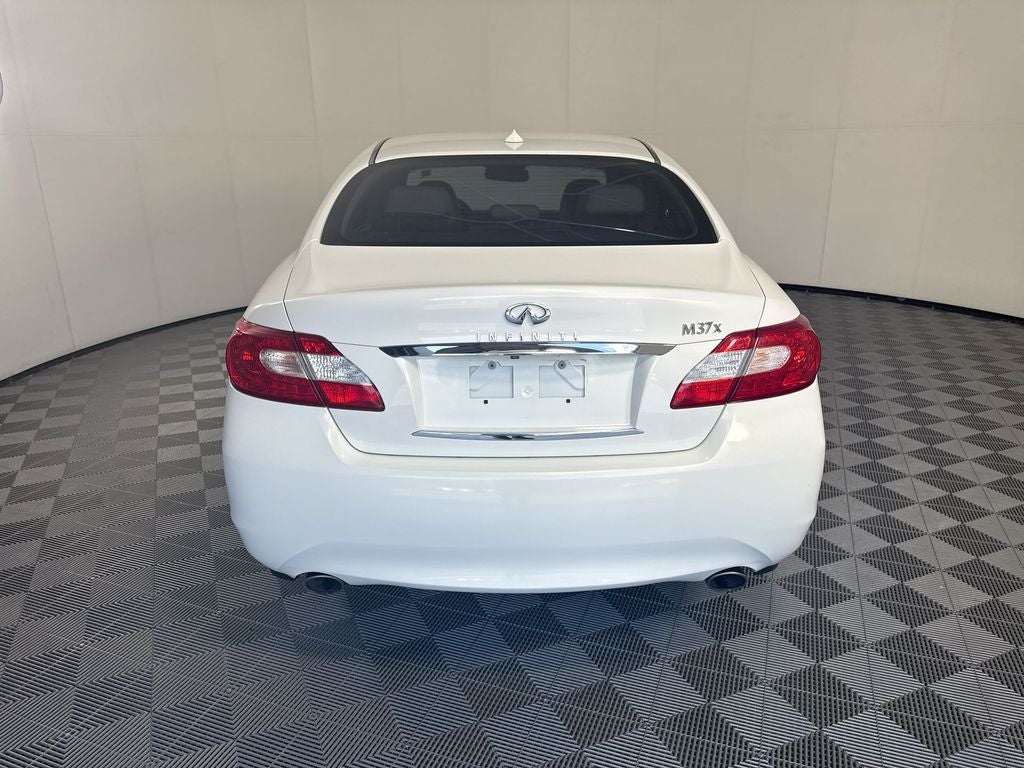 2011 INFINITI M37 X