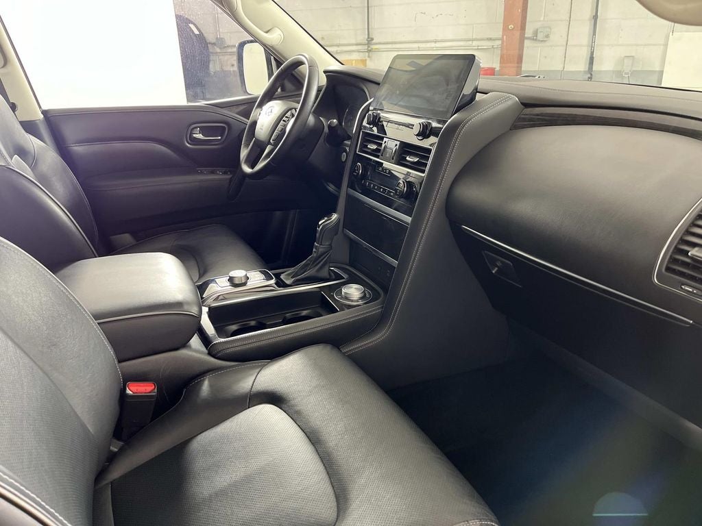 2024 INFINITI QX80 LUXE