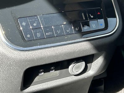 2025 INFINITI QX80 SENSORY W/ SPLIT BENCH