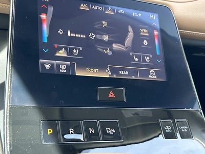 2025 INFINITI QX80 SENSORY W/ SPLIT BENCH