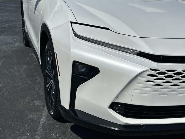2025 Toyota Crown Signia XLE