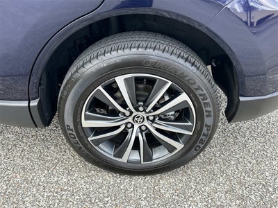 2023 Toyota Venza LE