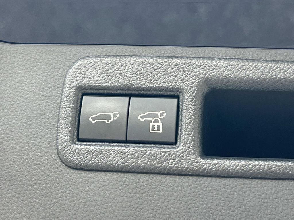 2023 Toyota Venza LE