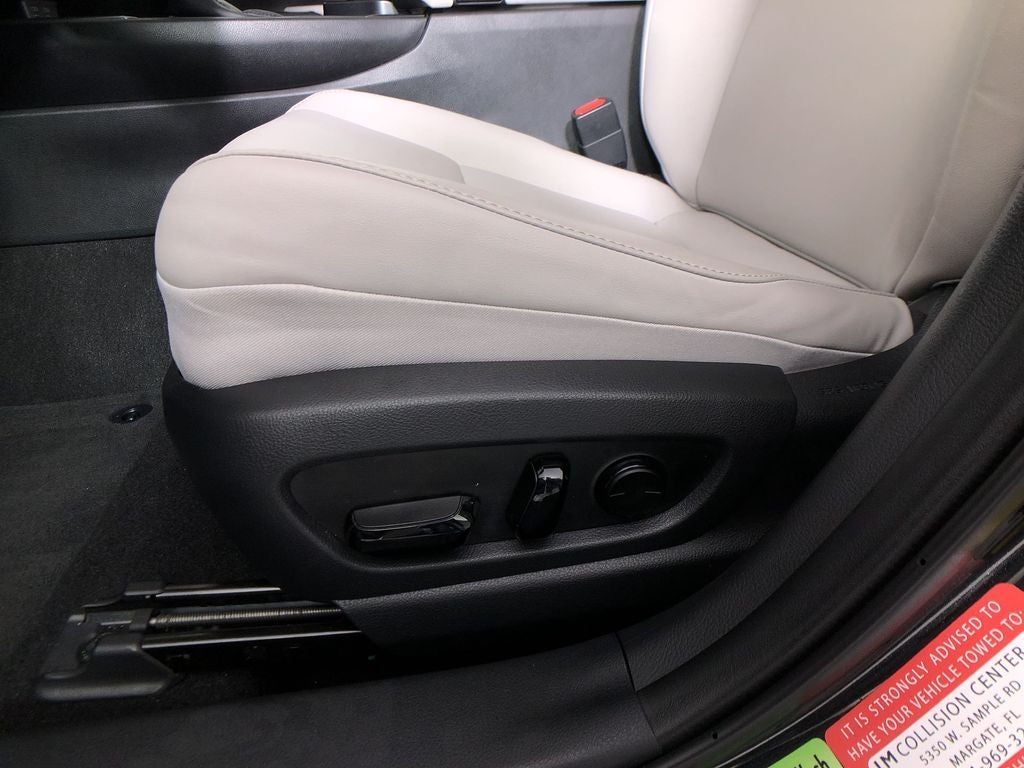 2024 Lexus UX 250h Base