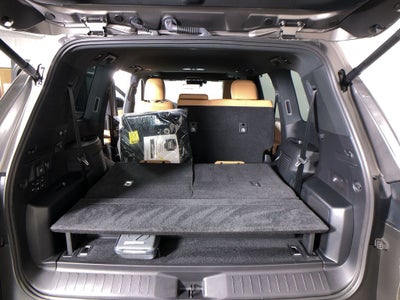 2025 Lexus LX 700h Luxury