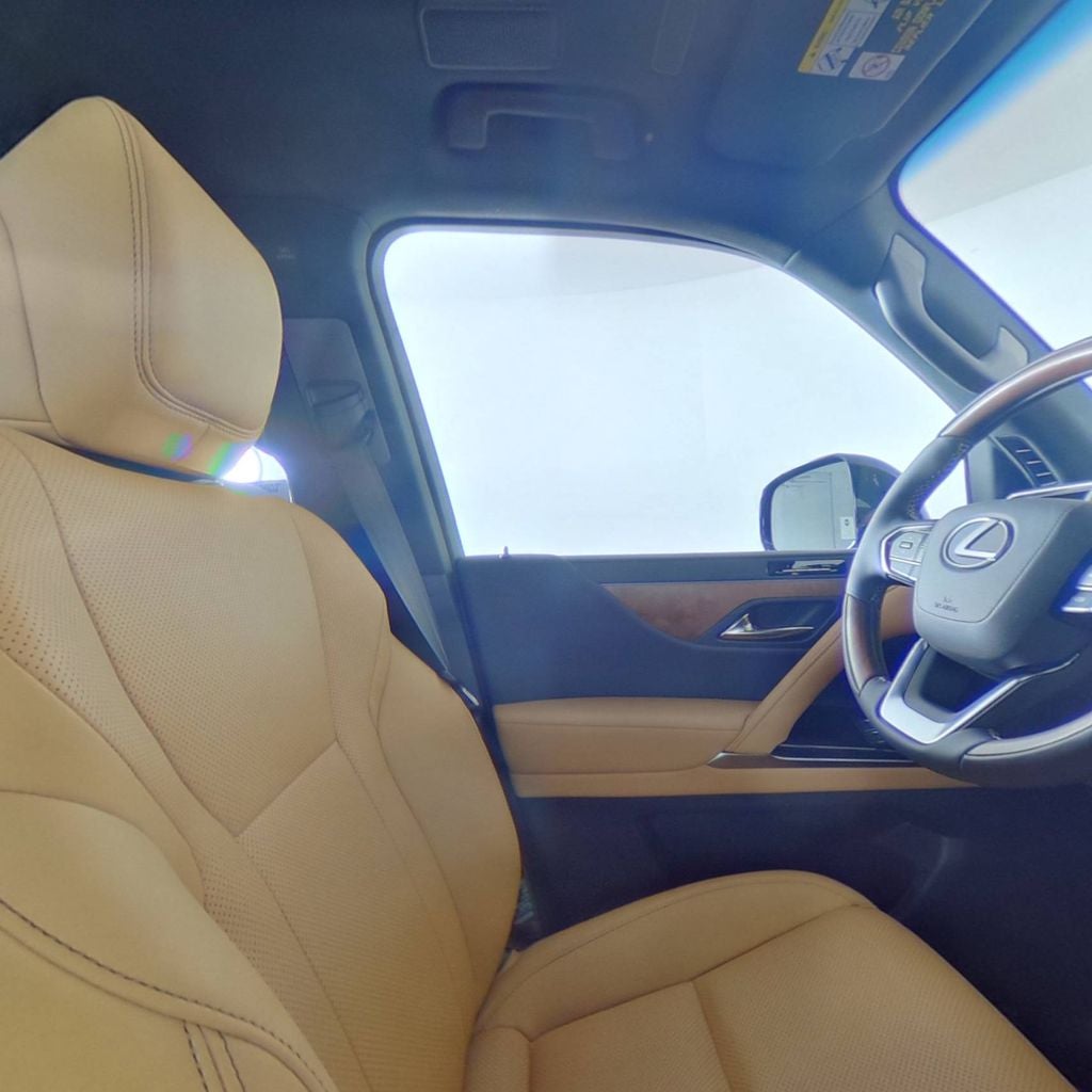 2025 Lexus LX 700h Luxury