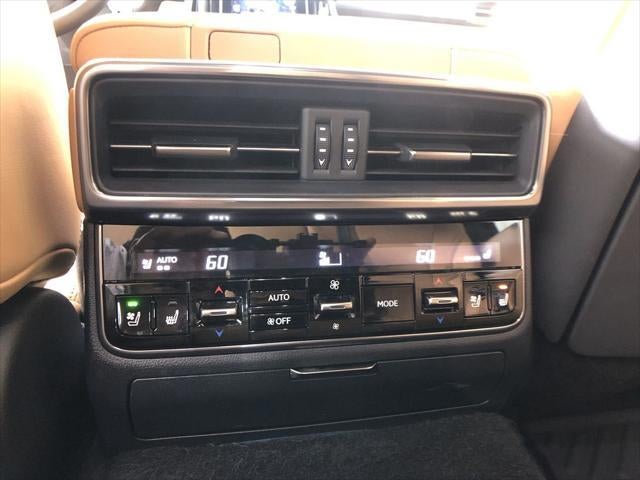 2025 Lexus LX 700h Luxury