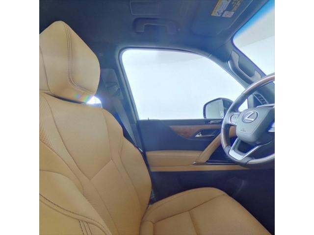 2025 Lexus LX 700h Luxury