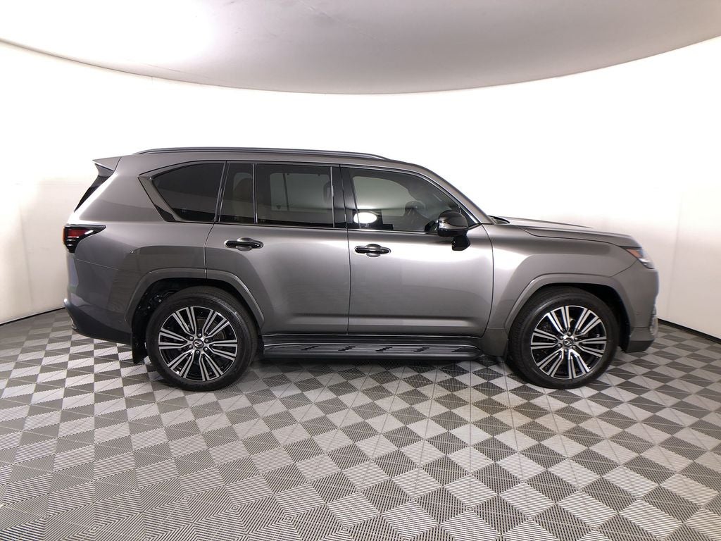 2025 Lexus LX 700h Luxury